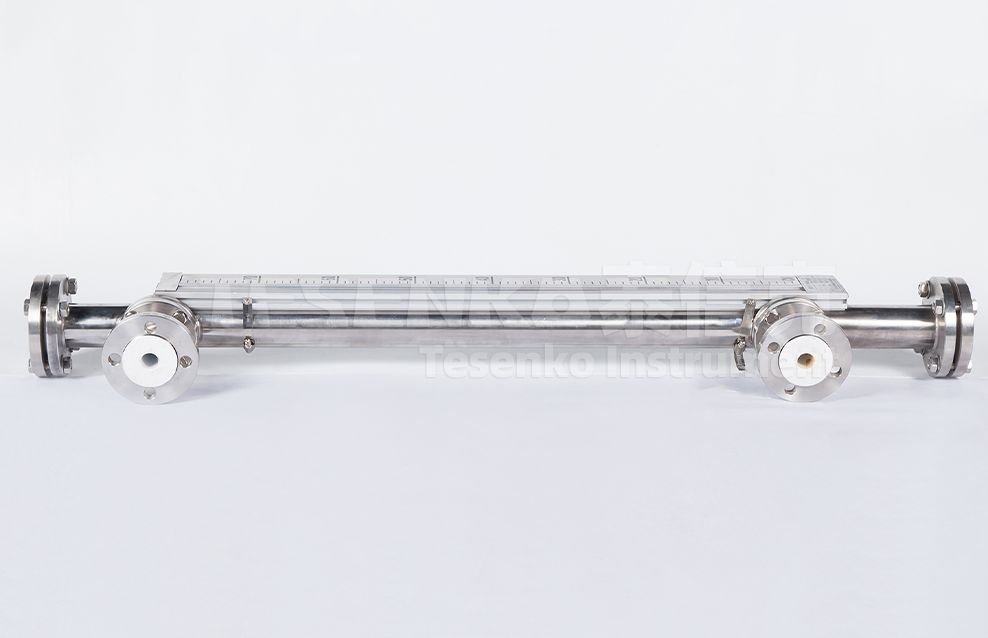 磁翻板内衬四氟